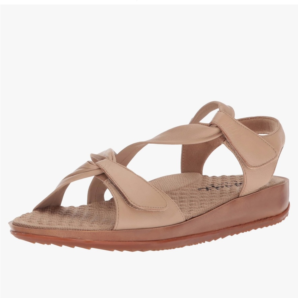 Brand new Nude Leather SoftWalk Women's Del Rey Mule 9.5 wide w/ arch support
